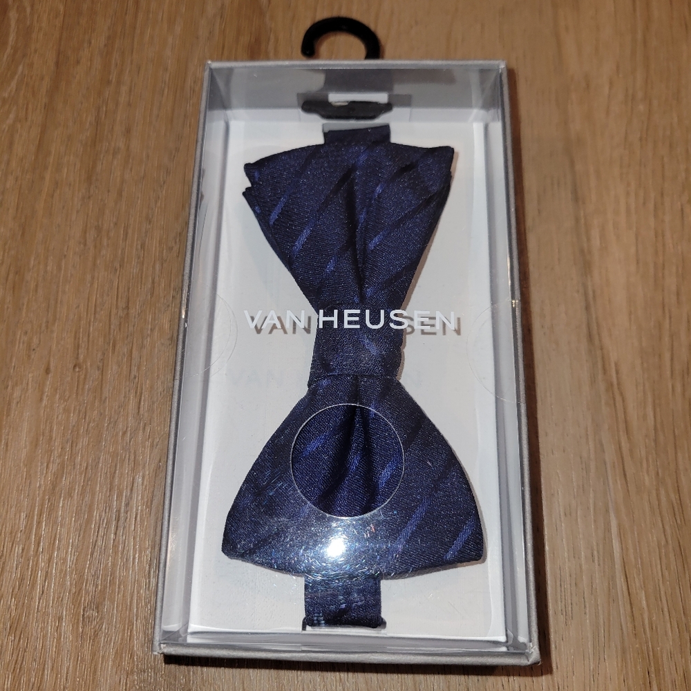 Van Heusen Adjustable Blue Striped Bow Tie New - Picture 2 of 5